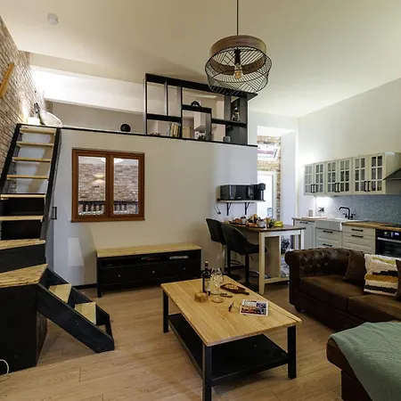 Stalingrad 24 - Cosy Loft Close Old Port Lejlighed *