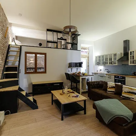 Stalingrad 24 - Cosy Loft Close Old Port *